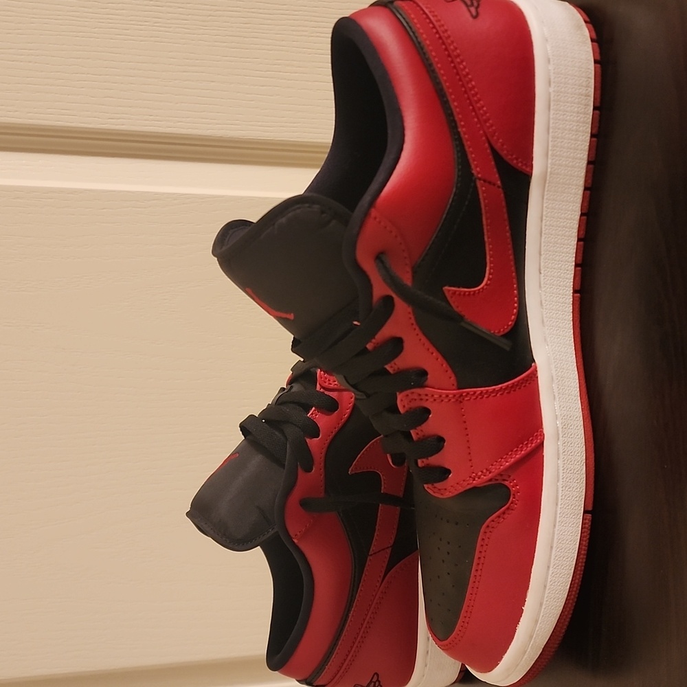 Jordan 1 Low "REVERSE BRED" - Picture 6 of 10